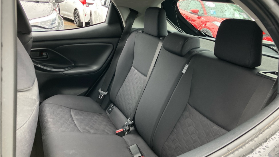 Toyota Yaris 1.5 Hybrid Icon 5dr CVT Hybrid Hatchback - Image 42
