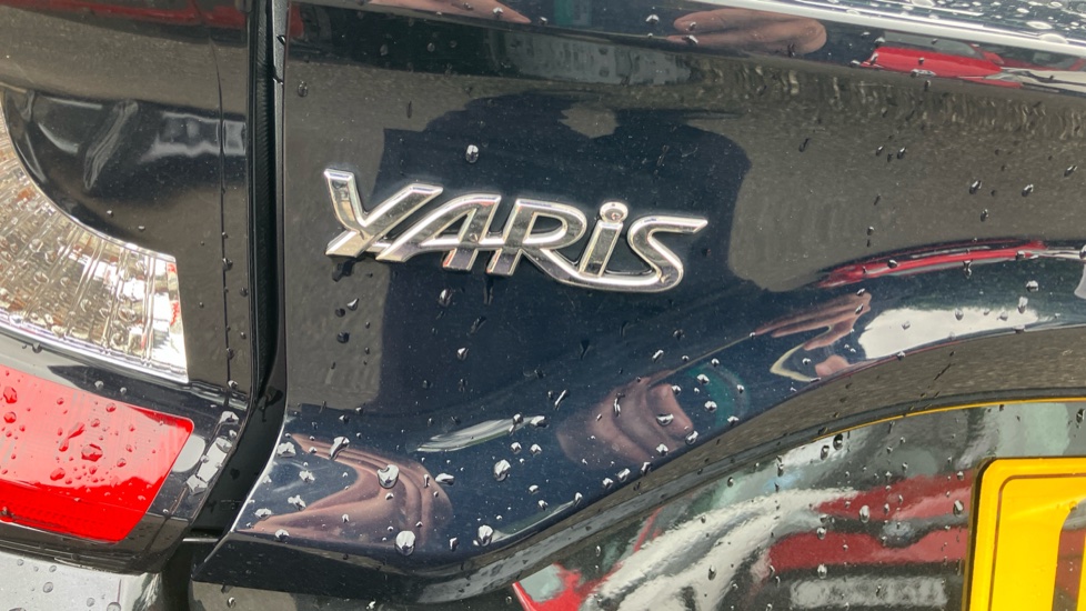 Toyota Yaris 1.5 Hybrid Icon 5dr CVT Hybrid Hatchback - Image 57