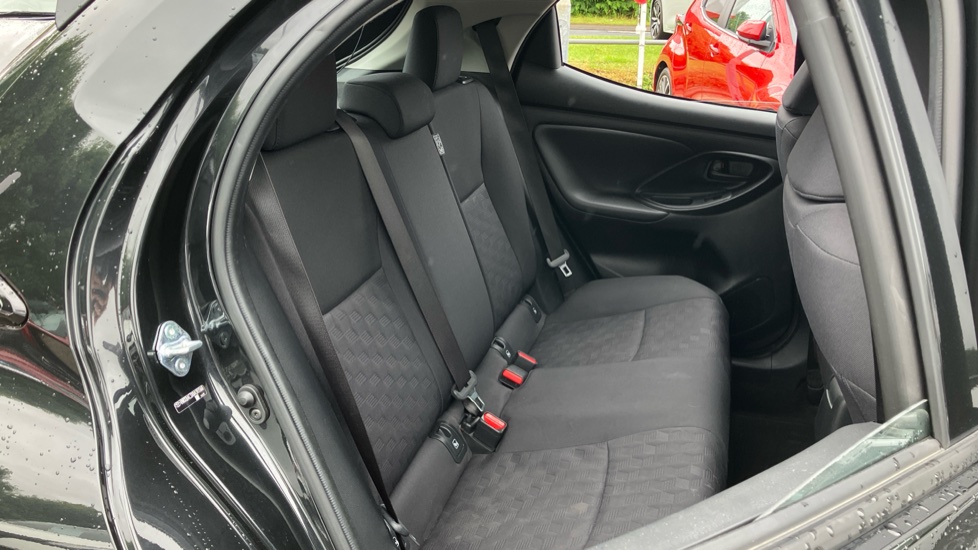 Toyota Yaris 1.5 Hybrid Icon 5dr CVT Hybrid Hatchback - Image 62
