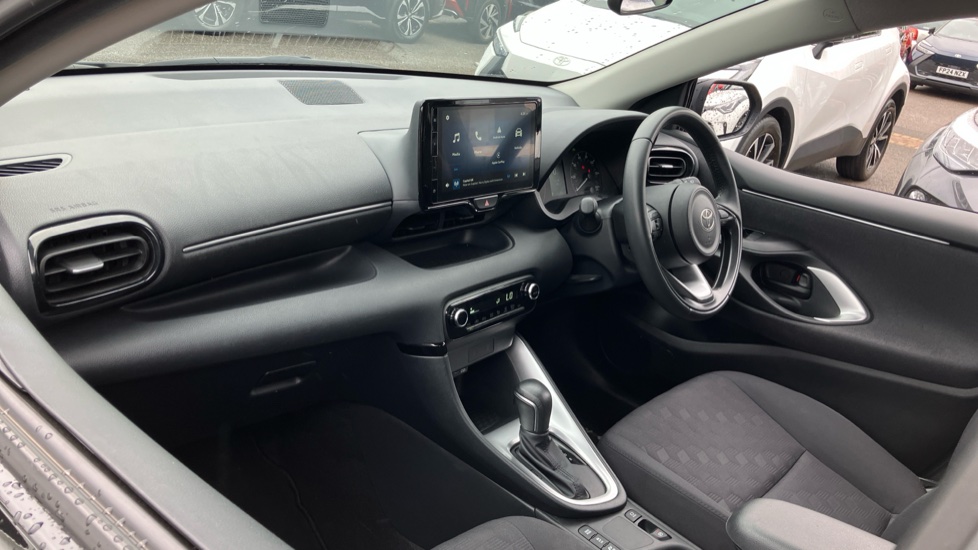 Toyota Yaris 1.5 Hybrid Icon 5dr CVT Hybrid Hatchback - Image 65
