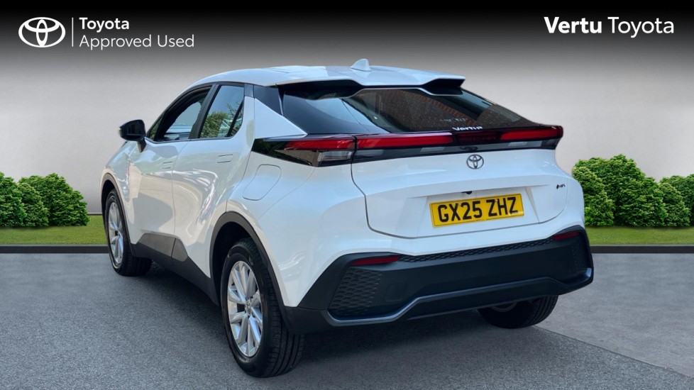 Toyota C-HR 1.8 Hybrid Icon 5dr CVT Hybrid Hatchback - Image 4