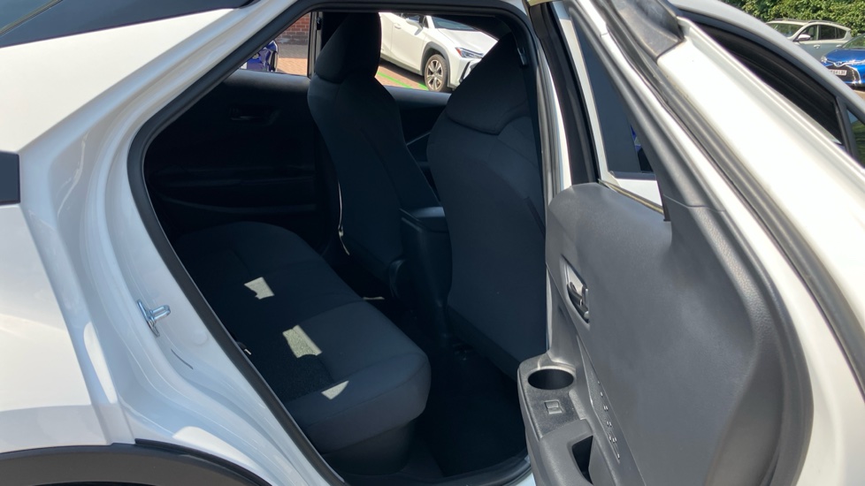 Toyota C-HR 1.8 Hybrid Icon 5dr CVT Hybrid Hatchback - Image 8