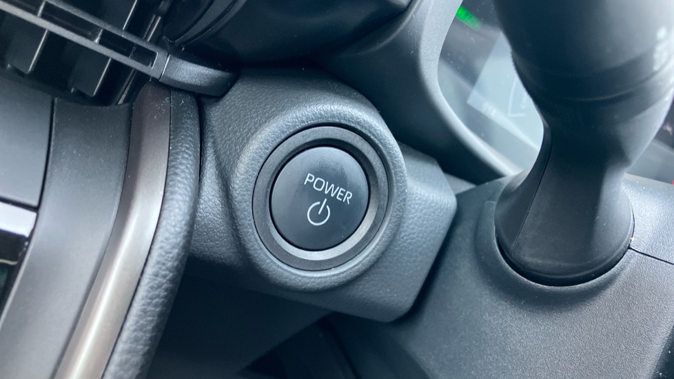 Toyota C-HR 1.8 Hybrid Icon 5dr CVT Hybrid Hatchback - Image 16