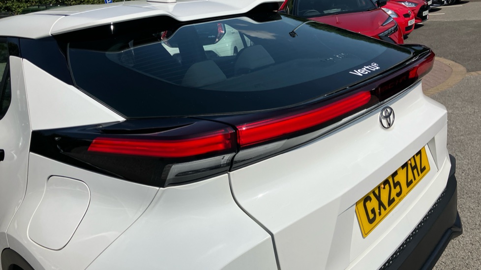 Toyota C-HR 1.8 Hybrid Icon 5dr CVT Hybrid Hatchback - Image 21