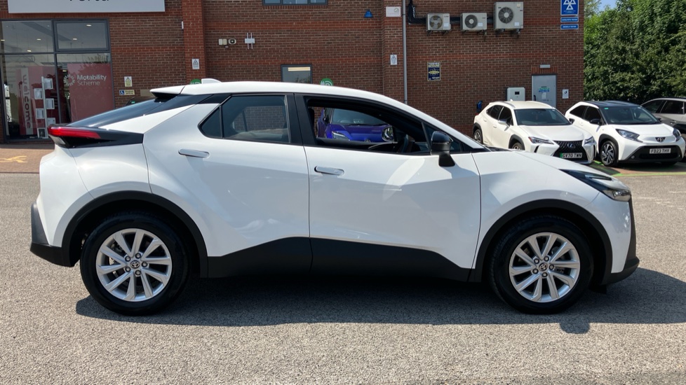 Toyota C-HR 1.8 Hybrid Icon 5dr CVT Hybrid Hatchback - Image 23