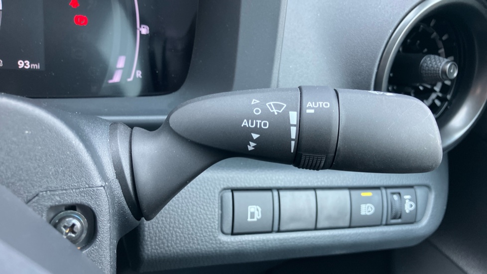 Toyota C-HR 1.8 Hybrid Icon 5dr CVT Hybrid Hatchback - Image 36