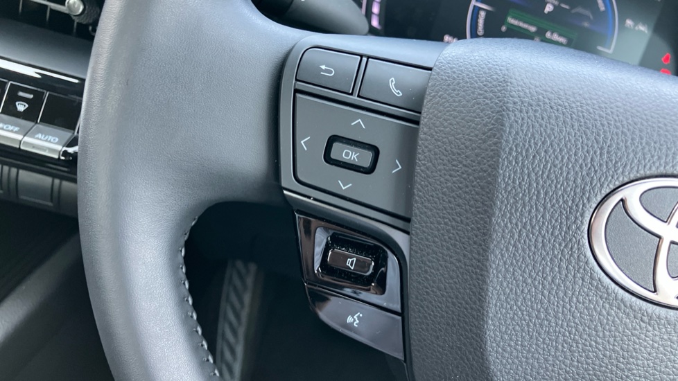 Toyota C-HR 1.8 Hybrid Icon 5dr CVT Hybrid Hatchback - Image 41