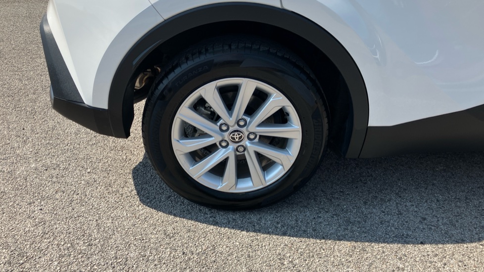 Toyota C-HR 1.8 Hybrid Icon 5dr CVT Hybrid Hatchback - Image 55