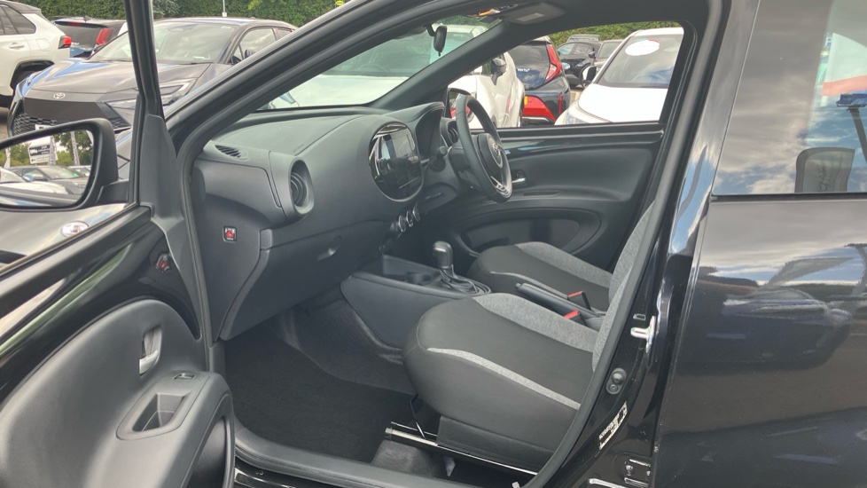 Toyota Aygo X 1.0 VVT-i Pure 5dr Auto Petrol Hatchback - Image 5