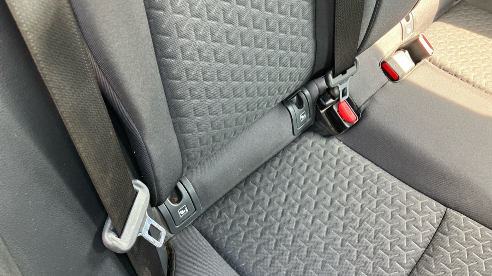 Toyota Yaris Cross 1.5 Hybrid Design 5dr CVT Hybrid Estate - Image 14