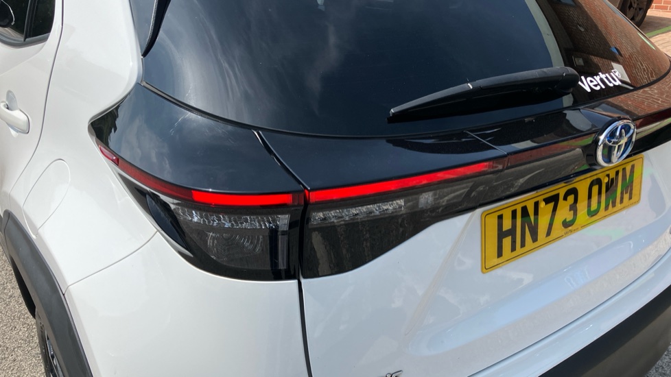 Toyota Yaris Cross 1.5 Hybrid Design 5dr CVT Hybrid Estate - Image 21