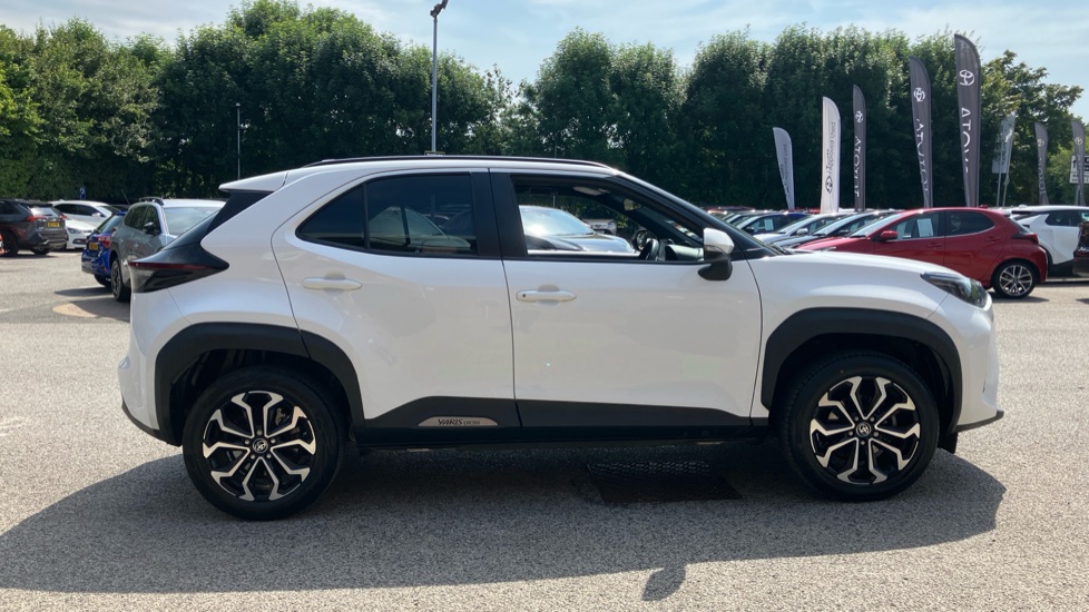 Toyota Yaris Cross 1.5 Hybrid Design 5dr CVT Hybrid Estate - Image 23