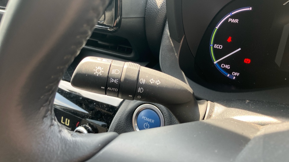 Toyota Yaris Cross 1.5 Hybrid Design 5dr CVT Hybrid Estate - Image 35