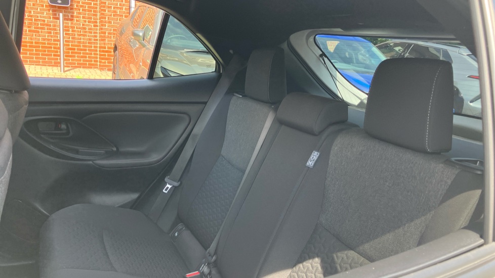 Toyota Yaris Cross 1.5 Hybrid Design 5dr CVT Hybrid Estate - Image 42