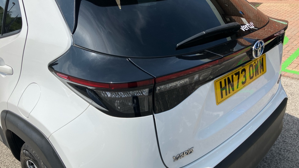 Toyota Yaris Cross 1.5 Hybrid Design 5dr CVT Hybrid Estate - Image 43
