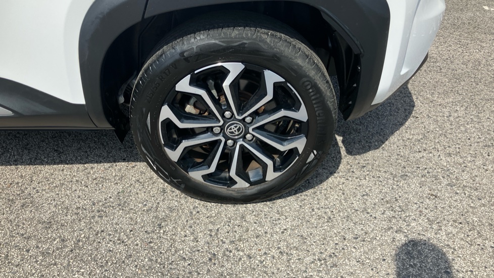Toyota Yaris Cross 1.5 Hybrid Design 5dr CVT Hybrid Estate - Image 56