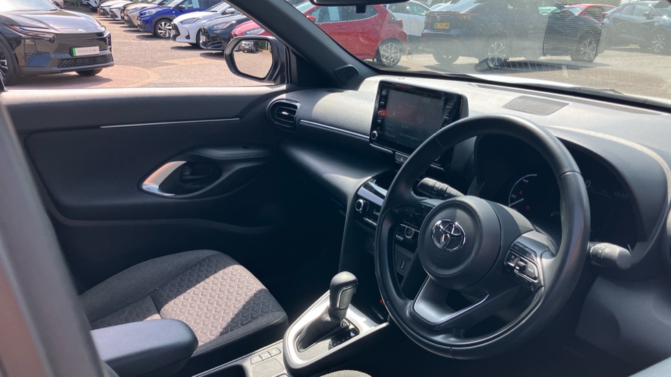 Toyota Yaris Cross 1.5 Hybrid Design 5dr CVT Hybrid Estate - Image 61