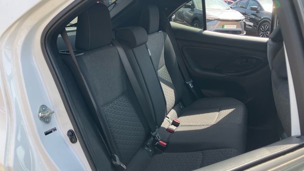Toyota Yaris Cross 1.5 Hybrid Design 5dr CVT Hybrid Estate - Image 62