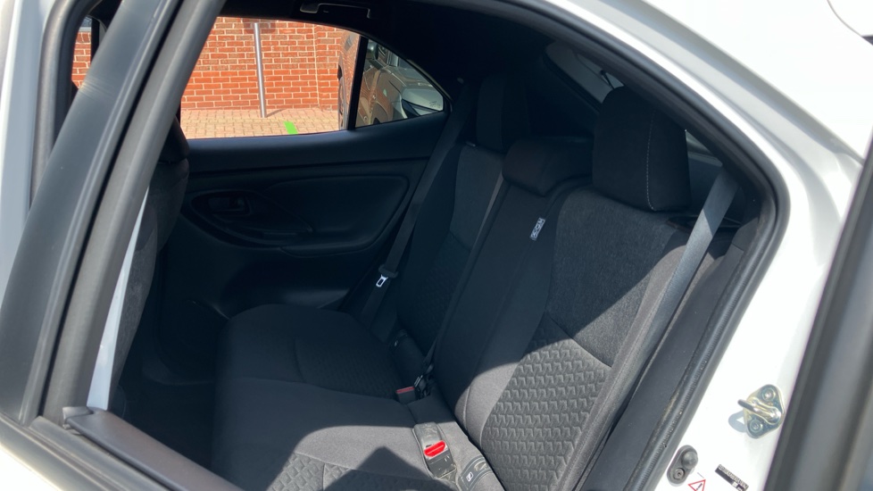 Toyota Yaris Cross 1.5 Hybrid Design 5dr CVT Hybrid Estate - Image 63