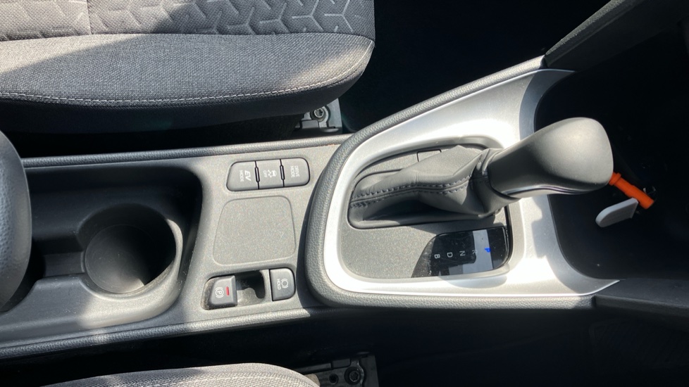 Toyota Yaris Cross 1.5 Hybrid Design 5dr CVT Hybrid Estate - Image 67