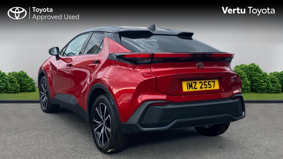 Toyota C-HR 2.0 PHEV Design 5dr CVT Hatchback - Image 4