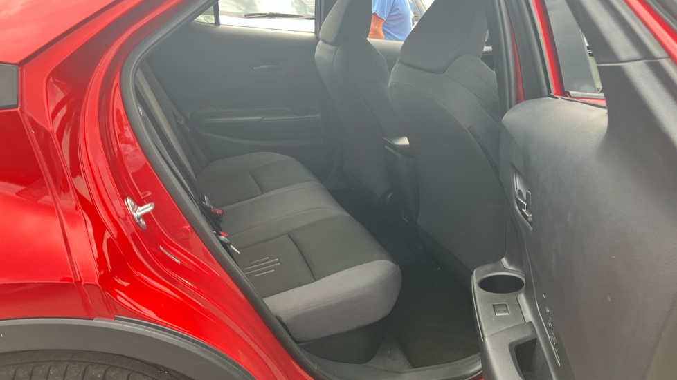 Toyota C-HR 2.0 PHEV Design 5dr CVT Hatchback - Image 8