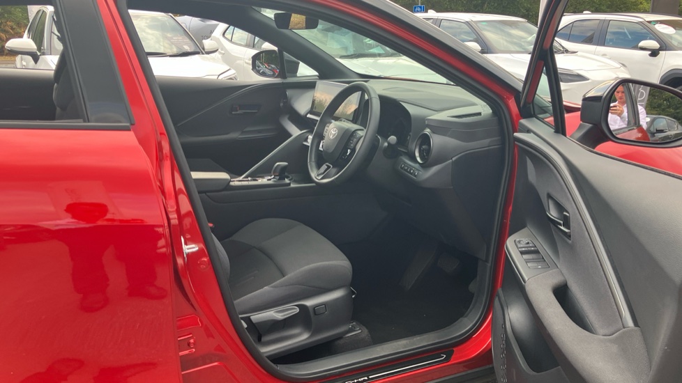 Toyota C-HR 2.0 PHEV Design 5dr CVT Hatchback - Image 12