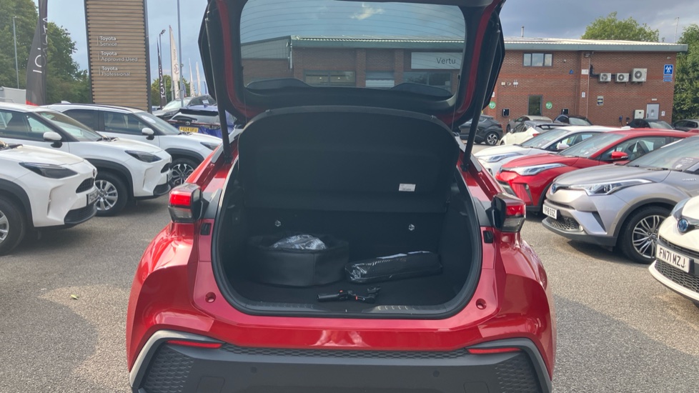Toyota C-HR 2.0 PHEV Design 5dr CVT Hatchback - Image 13