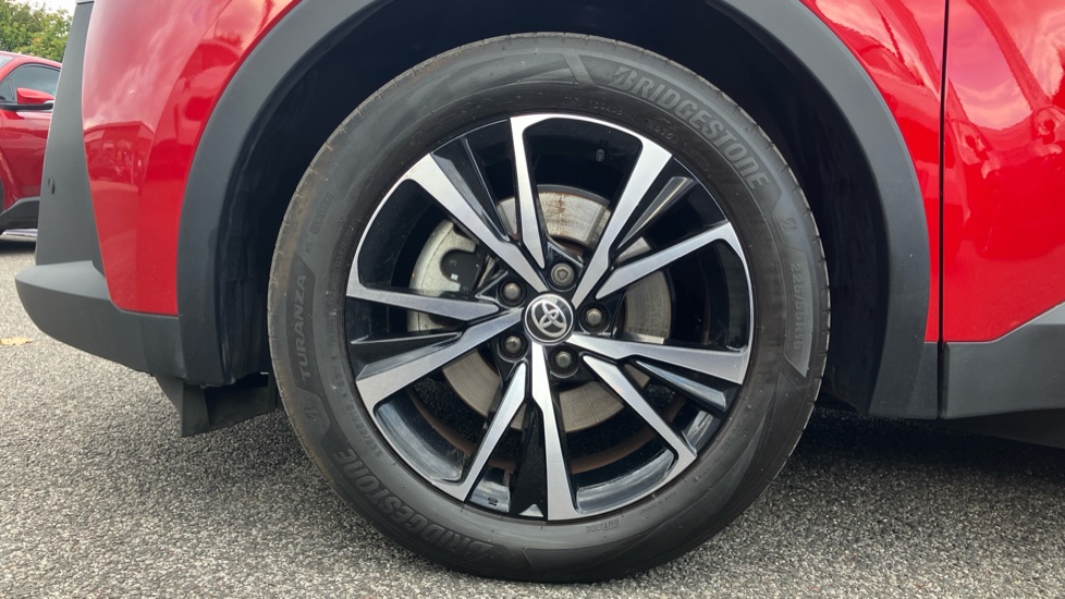 Toyota C-HR 2.0 PHEV Design 5dr CVT Hatchback - Image 25