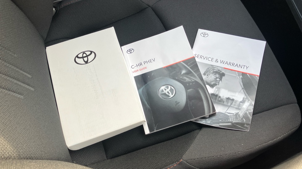 Toyota C-HR 2.0 PHEV Design 5dr CVT Hatchback - Image 27