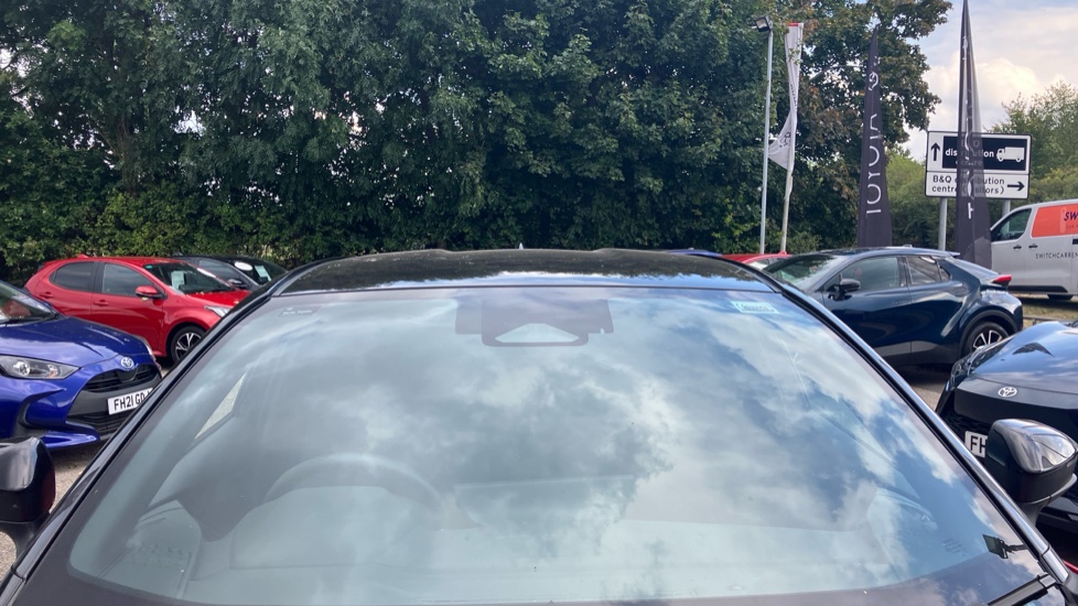 Toyota C-HR 2.0 PHEV Design 5dr CVT Hatchback - Image 29