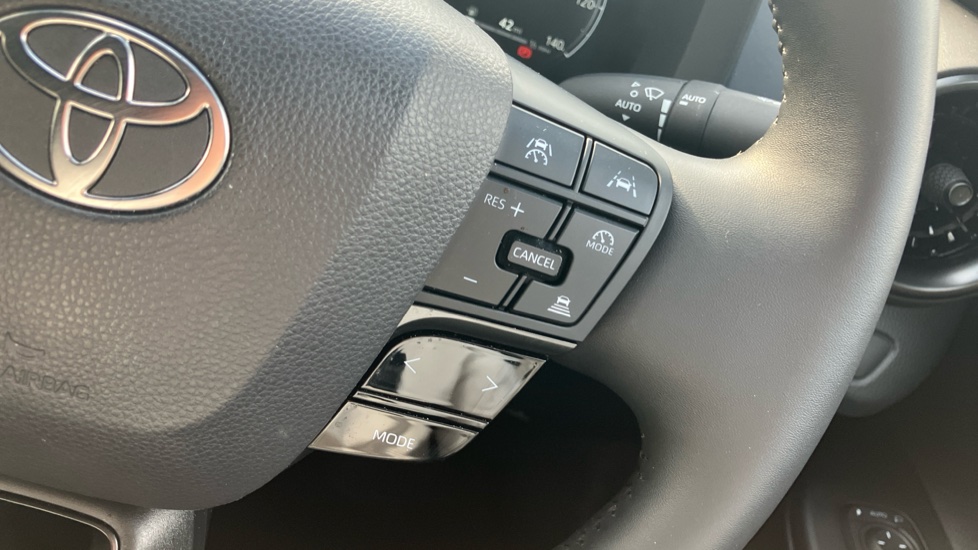 Toyota C-HR 2.0 PHEV Design 5dr CVT Hatchback - Image 32