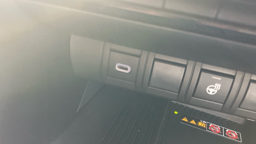 Toyota C-HR 2.0 PHEV Design 5dr CVT Hatchback - Image 39