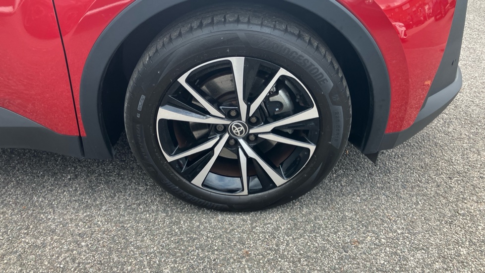 Toyota C-HR 2.0 PHEV Design 5dr CVT Hatchback - Image 58
