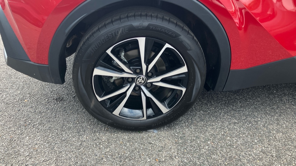 Toyota C-HR 2.0 PHEV Design 5dr CVT Hatchback - Image 59