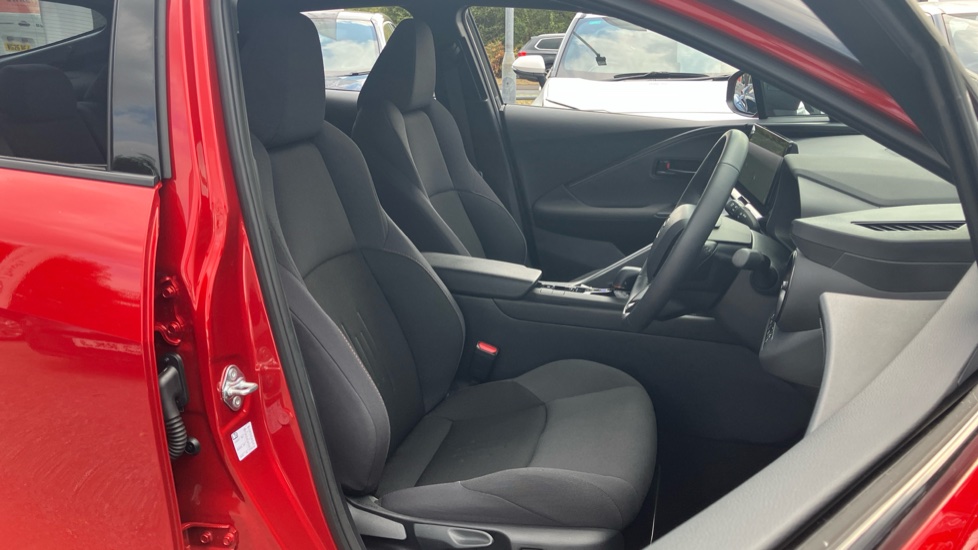 Toyota C-HR 2.0 PHEV Design 5dr CVT Hatchback - Image 63