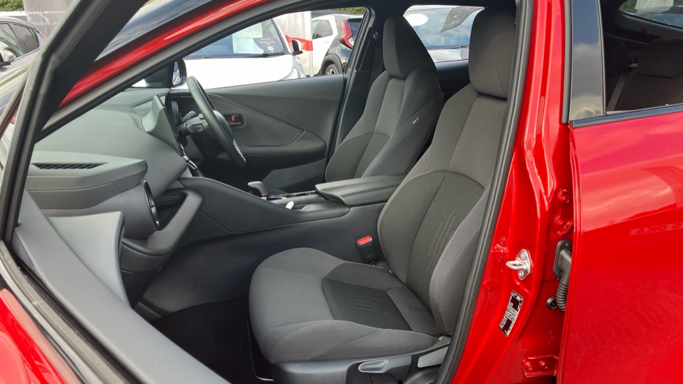 Toyota C-HR 2.0 PHEV Design 5dr CVT Hatchback - Image 68