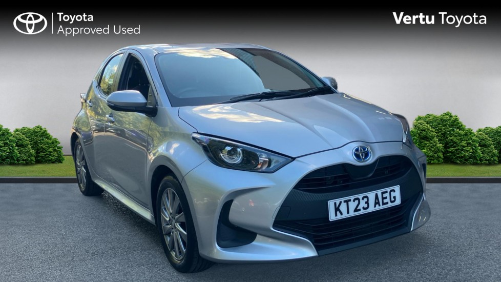 Toyota Yaris 1.5 Hybrid Icon 5dr CVT Hybrid Hatchback - Image 1