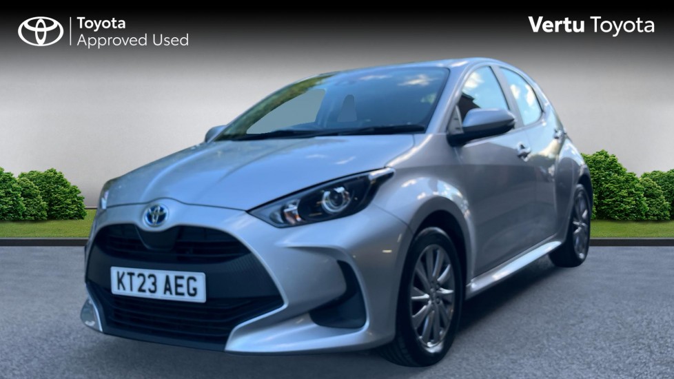 Toyota Yaris 1.5 Hybrid Icon 5dr CVT Hybrid Hatchback - Image 3