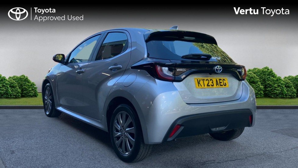 Toyota Yaris 1.5 Hybrid Icon 5dr CVT Hybrid Hatchback - Image 4