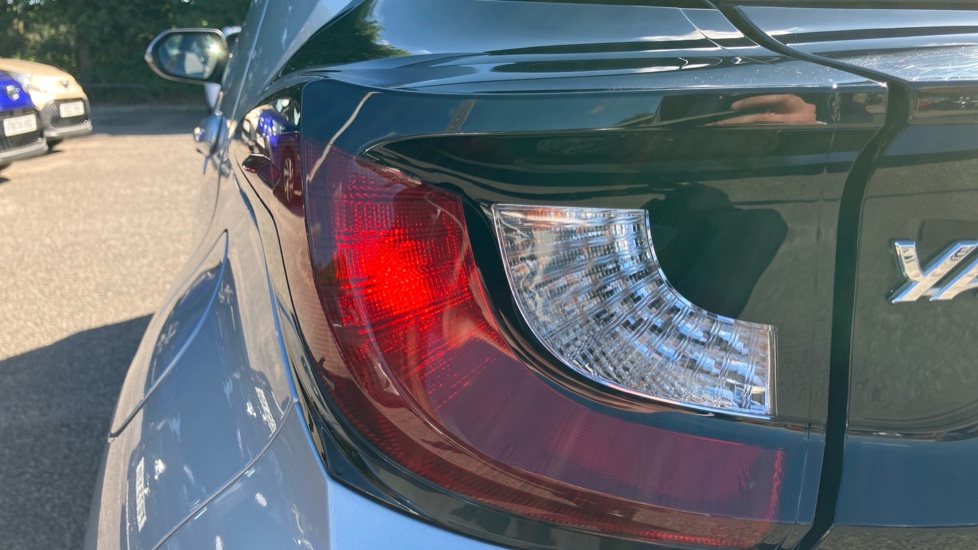 Toyota Yaris 1.5 Hybrid Icon 5dr CVT Hybrid Hatchback - Image 21
