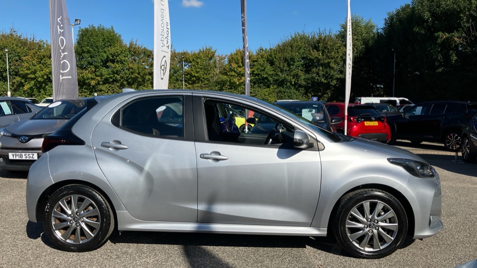 Toyota Yaris 1.5 Hybrid Icon 5dr CVT Hybrid Hatchback - Image 23
