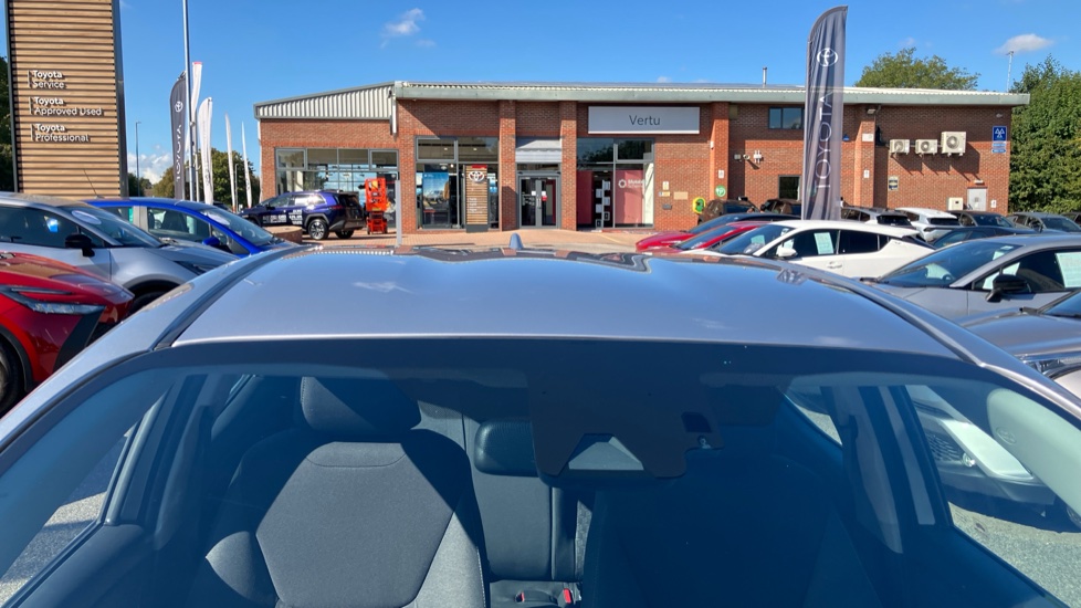 Toyota Yaris 1.5 Hybrid Icon 5dr CVT Hybrid Hatchback - Image 29