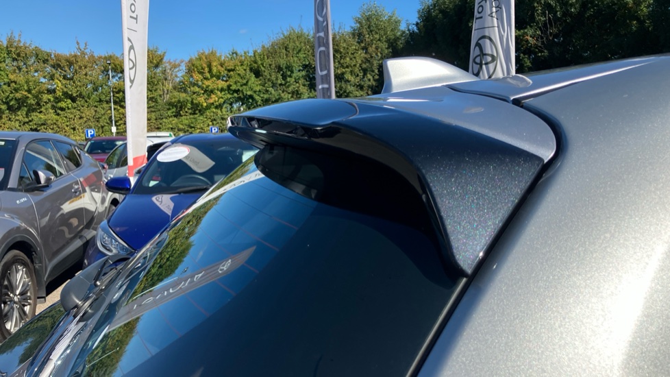 Toyota Yaris 1.5 Hybrid Icon 5dr CVT Hybrid Hatchback - Image 31