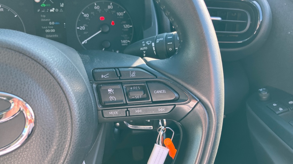 Toyota Yaris 1.5 Hybrid Icon 5dr CVT Hybrid Hatchback - Image 32