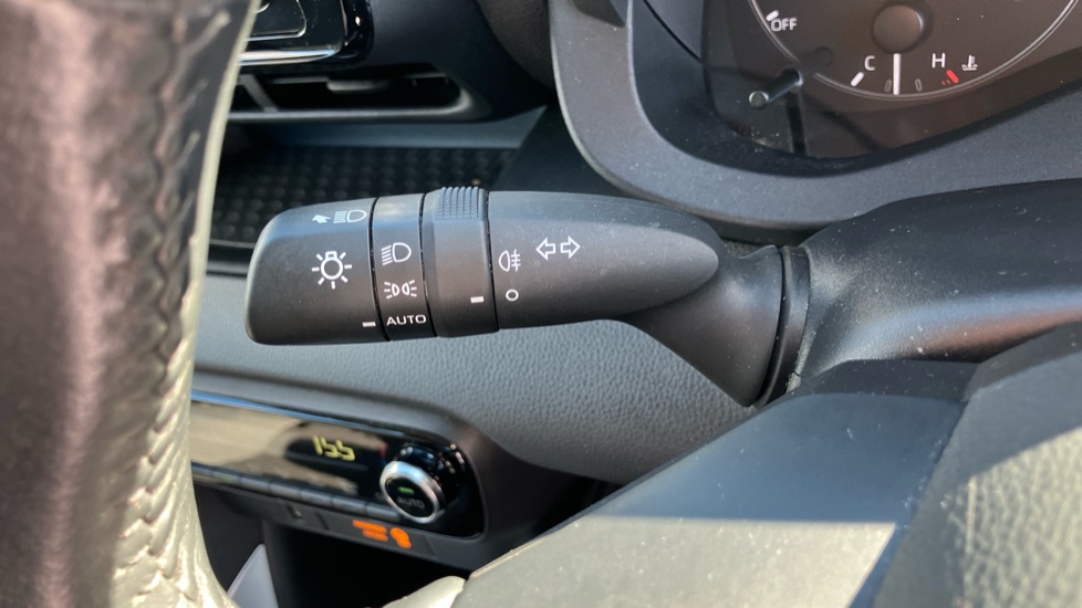 Toyota Yaris 1.5 Hybrid Icon 5dr CVT Hybrid Hatchback - Image 35