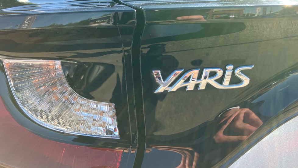 Toyota Yaris 1.5 Hybrid Icon 5dr CVT Hybrid Hatchback - Image 43