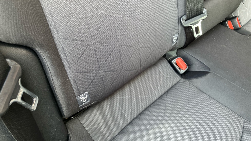 Toyota RAV4 2.5 VVT-i Hybrid Design 5dr CVT 2WD Hybrid Estate - Image 14