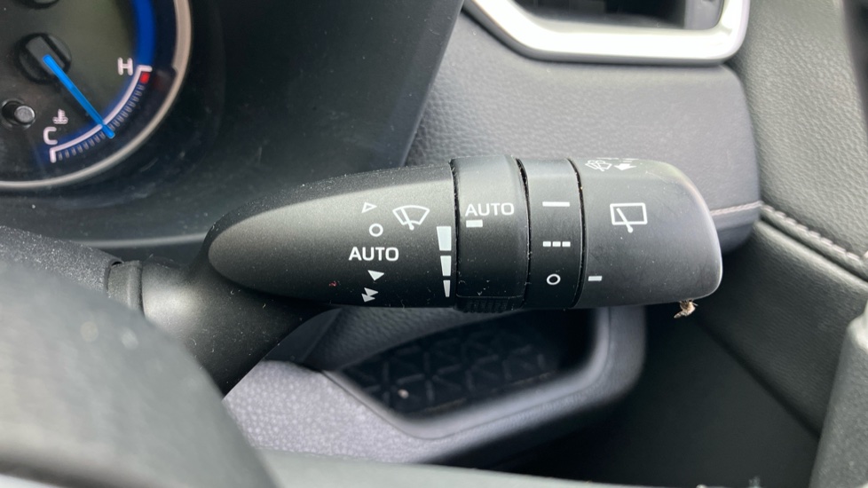 Toyota RAV4 2.5 VVT-i Hybrid Design 5dr CVT 2WD Hybrid Estate - Image 37
