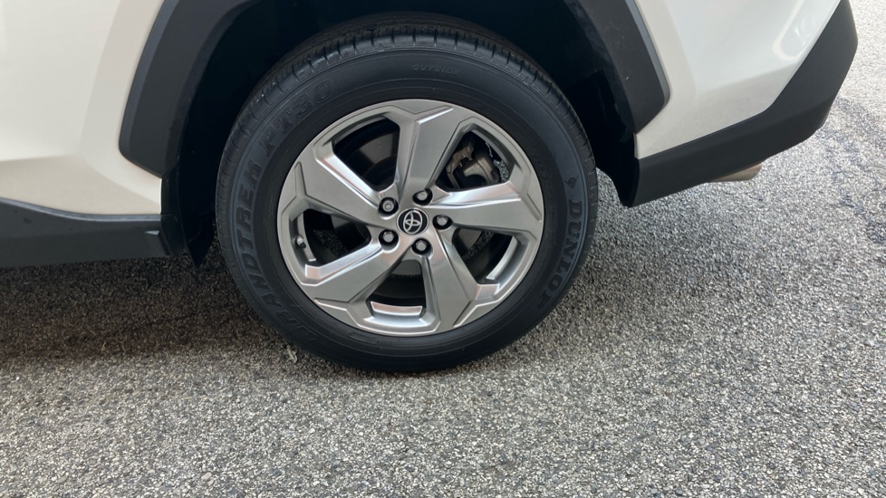 Toyota RAV4 2.5 VVT-i Hybrid Design 5dr CVT 2WD Hybrid Estate - Image 58